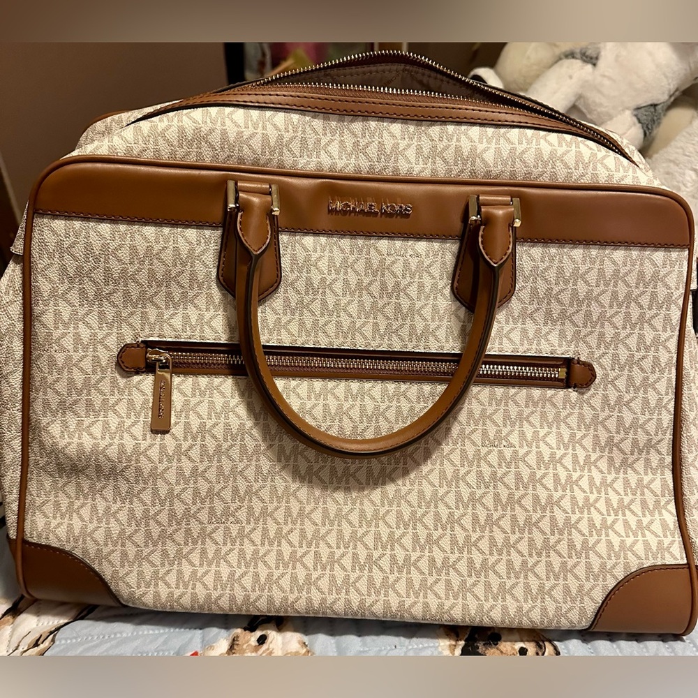 MICHAEL KORS WEEKENDER BAG